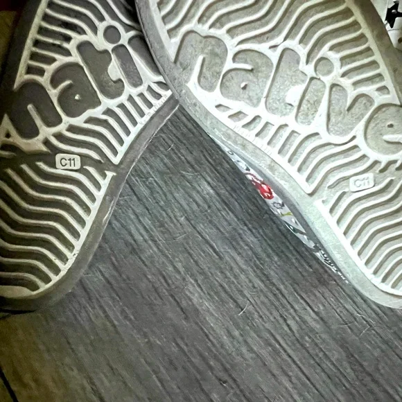 Native Jefferson Boys Kids Robot Slip On Sneakers Size 11 - Picture 3 of 3